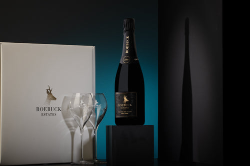 Roebuck Estates Blanc de Noirs 2018 Gift Set with 2 Branded Tulip Flutes